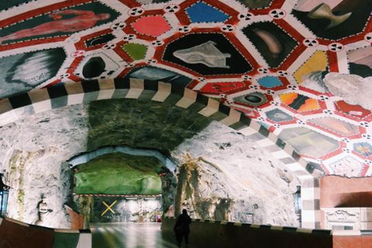 Stockholm subway art in Tensta station door Helga Henschen. Foto: Rosanna Andersson