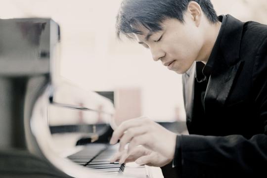 Kit Armstrong. Foto: Marco Borggreve