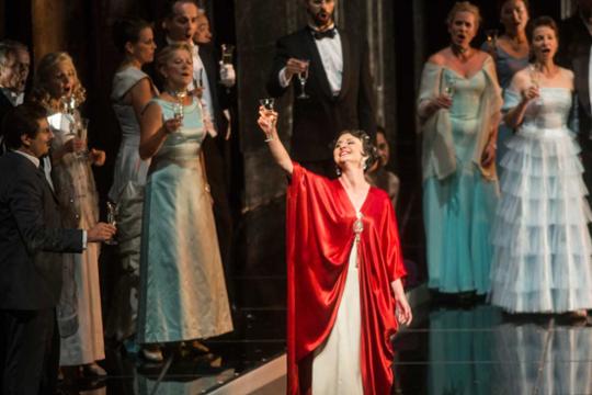 La Traviata. Foto: Marcus Lieberenz