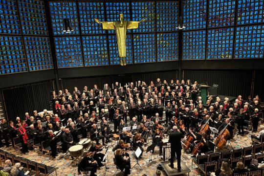Koorproject Requiem Mozart olv Marcel Joosen in de Gedächtniskirche in Berlijn, 2025. Foto: ICP