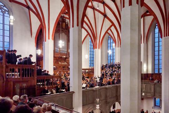 Thomanerchor en Gewandhausorchester in de Thomaskirche in Leipzig. Foto: Jens Gerber